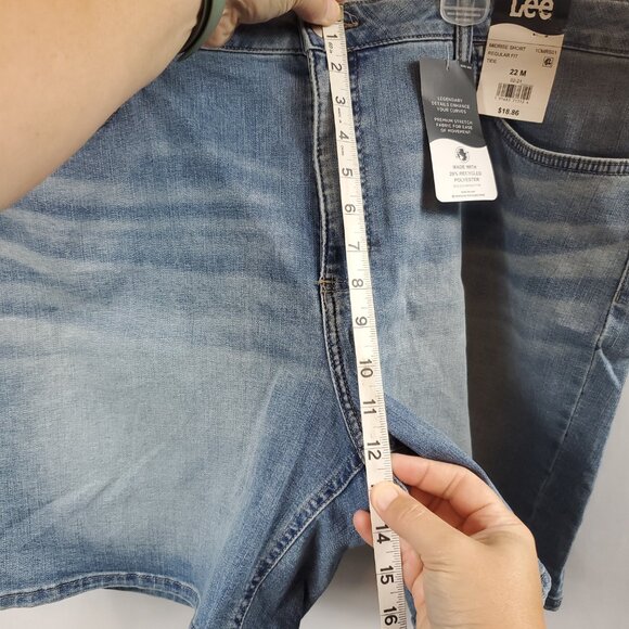 Lee Womens Light Blue Wash Denim Shorts Midrise Short Sz 22M Reg Fit NWT - Picture 8 of 9